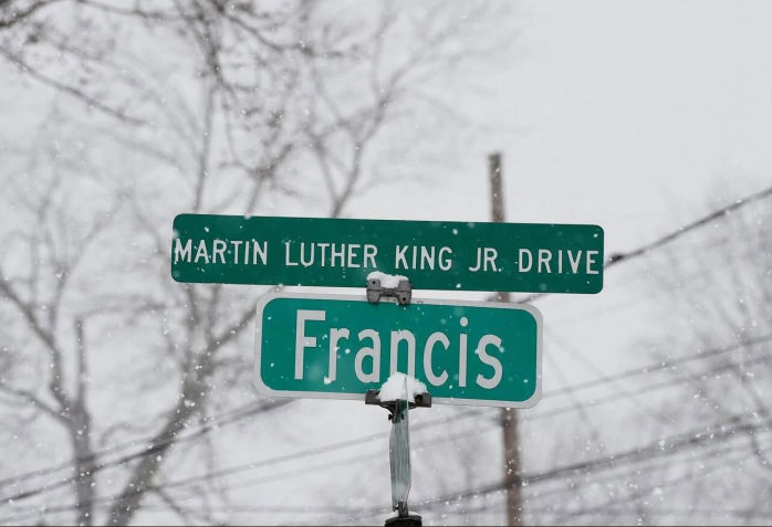 916 Martin Luther King Jr Drive  , Jackson, MI 49203 