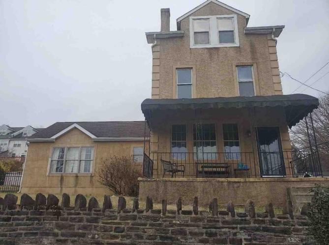 Cedar Ave, Conshohocken, PA 19428