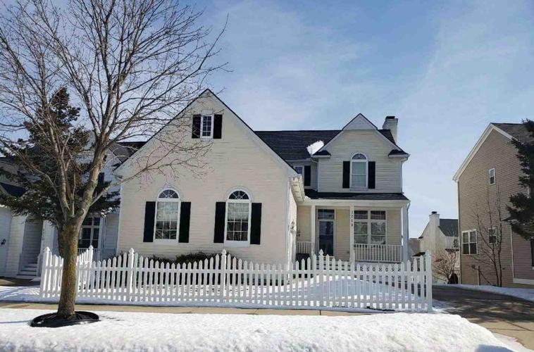Portsmouth Dr, Howell, MI 48843