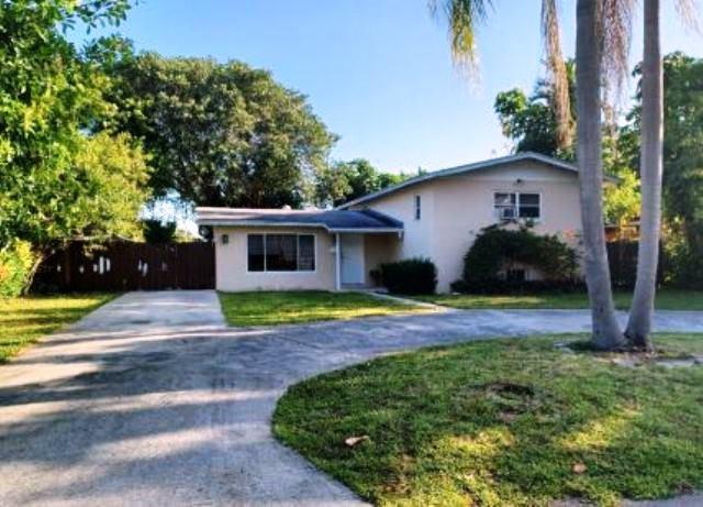 200th St, Miami, FL 33179