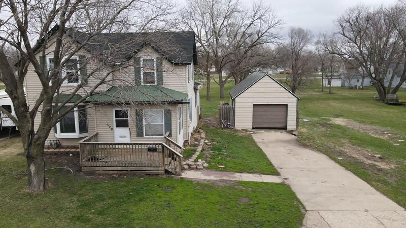 524 S 11TH ST  , Estherville, IA 51334 