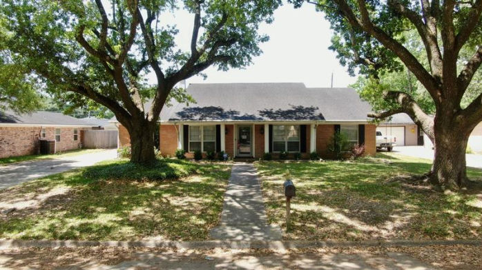 855     CHATWOOD DRIVE  , Beaumont, TX 77706 