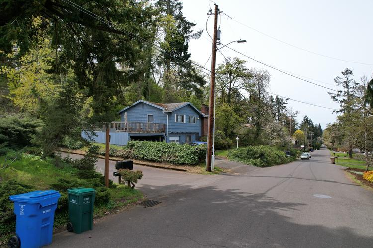 Pinehurst Ave, Milwaukie, OR 97267 #1
