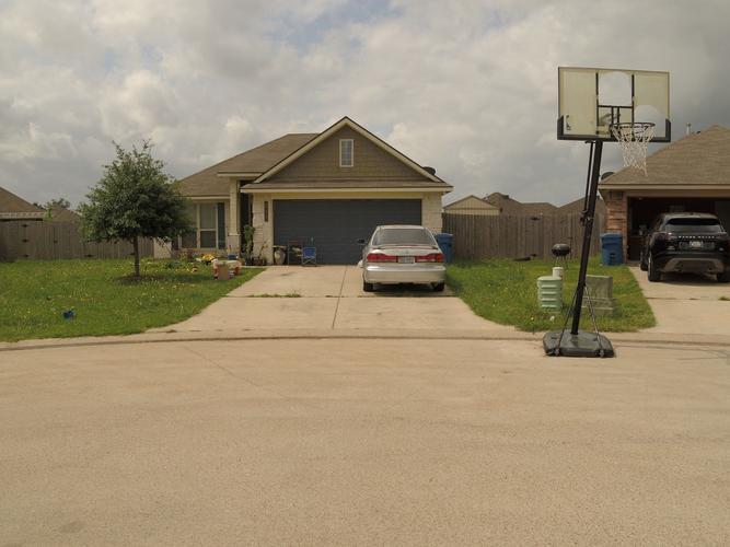 Wild Flower Ct, Navasota, TX 77868