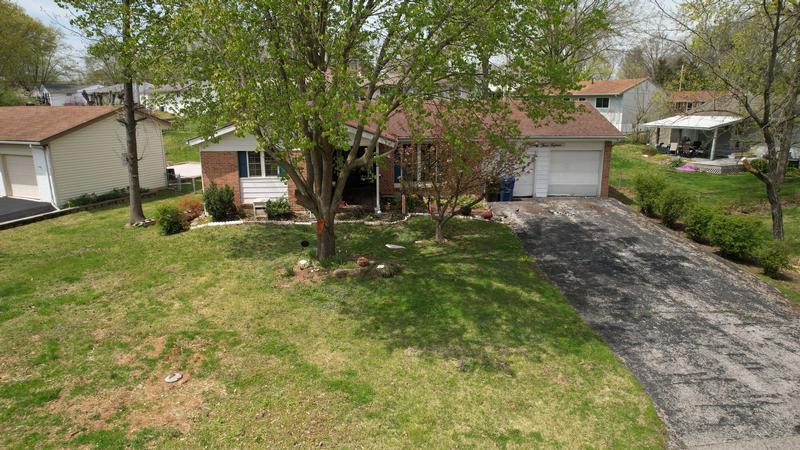 Esquline Dr, Fenton, MO 63026