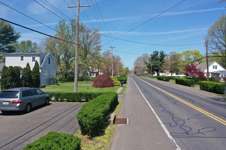 Edgely Rd, Levittown, PA 19057 #1