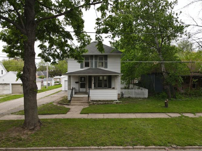 7th St, Mason City, IA 50401