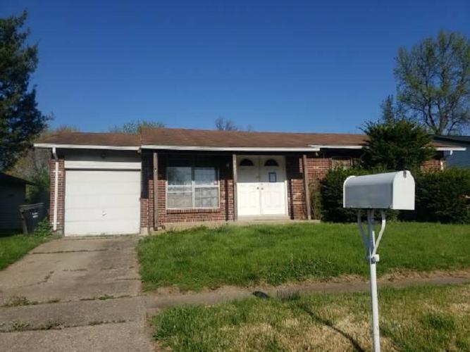 Luxury Dr, Florissant, MO 63031