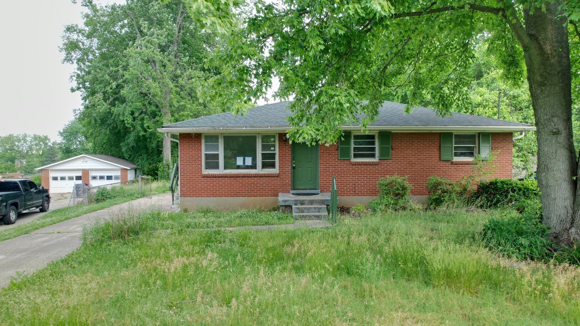 Rocky Mountain Dr, Louisville, KY 40219