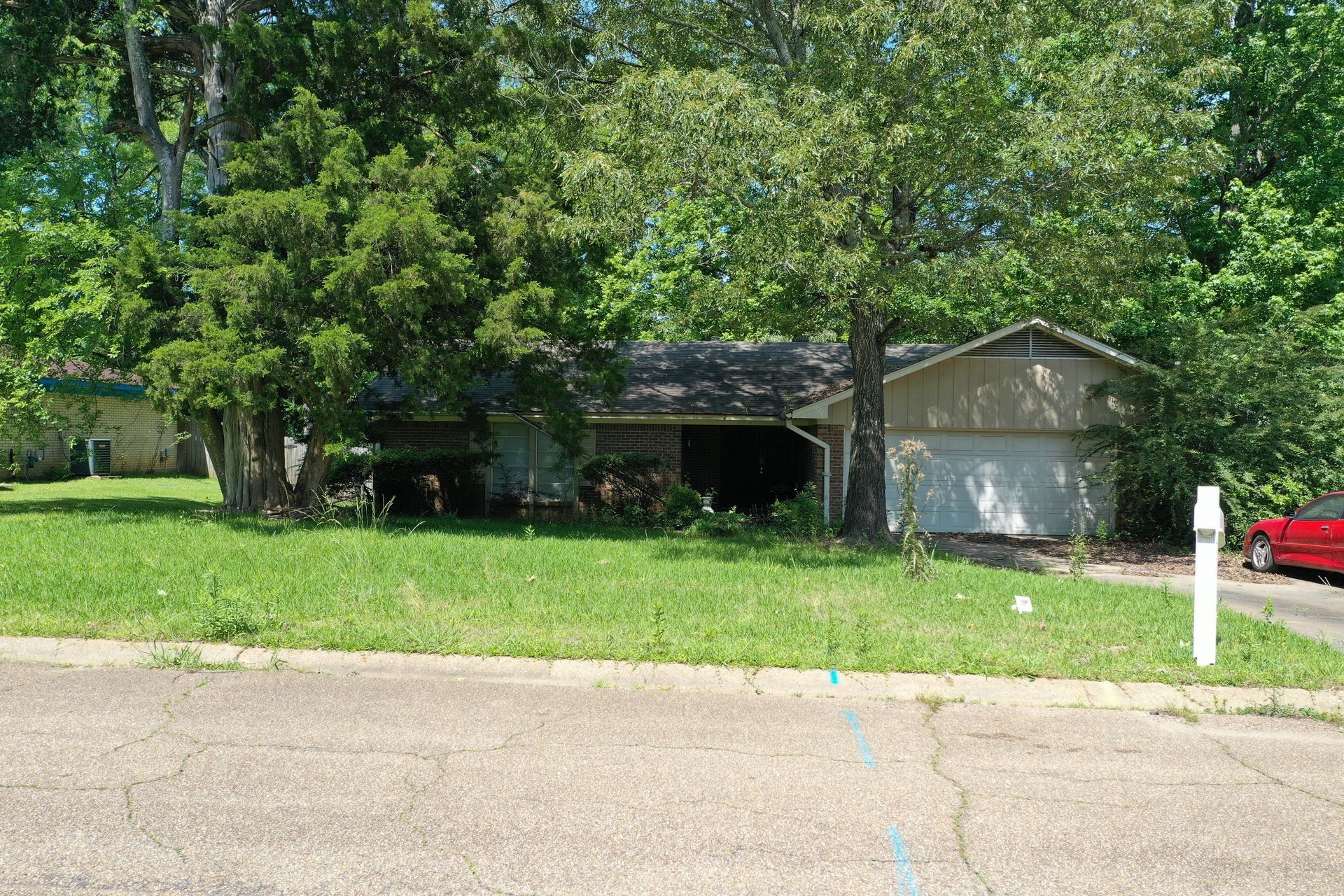 Sharon Hills Dr, Jackson, MS 39212