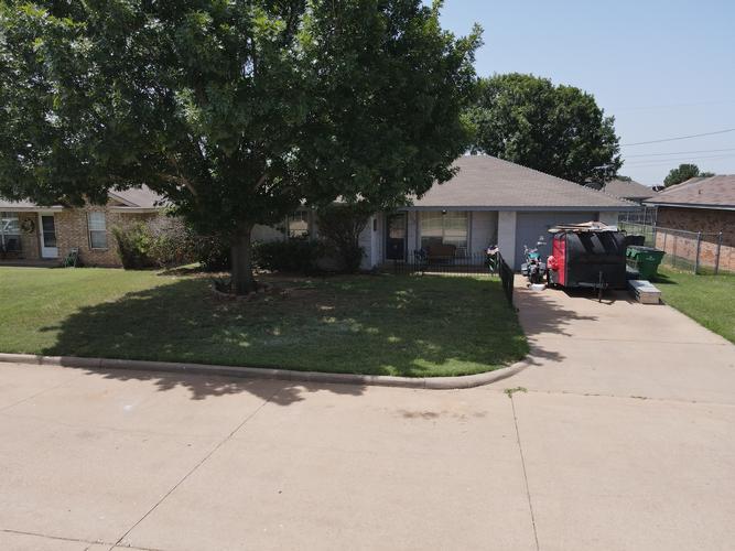 Richland St, Iowa Park, TX 76367