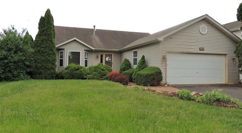 Fox Meadow Dr, Crest Hill, IL 60403