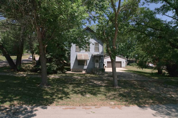 Elm St, Cherokee, IA 51012