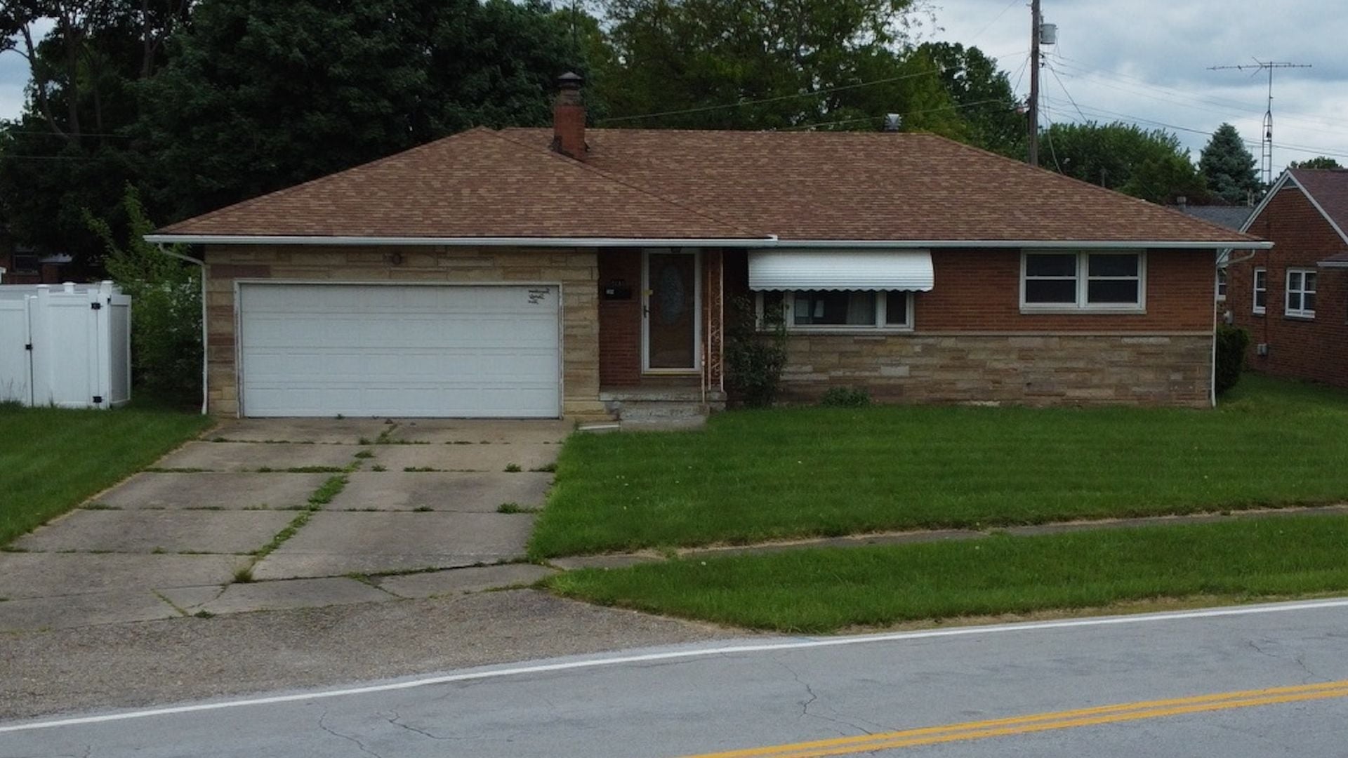 Viola Pkwy, Canton, OH 44708