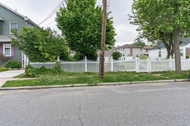 Evelyn Ave, Westbury, NY 11590 #1