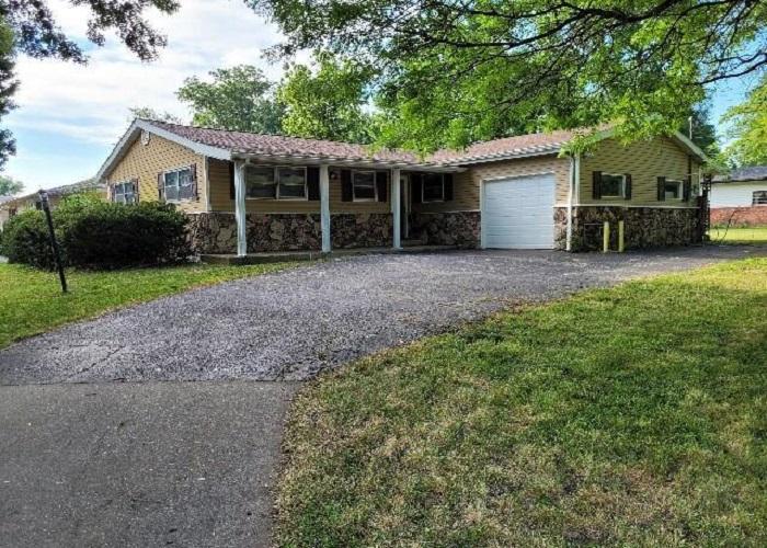 Kassing Ave, Fairview Heights, IL 62208