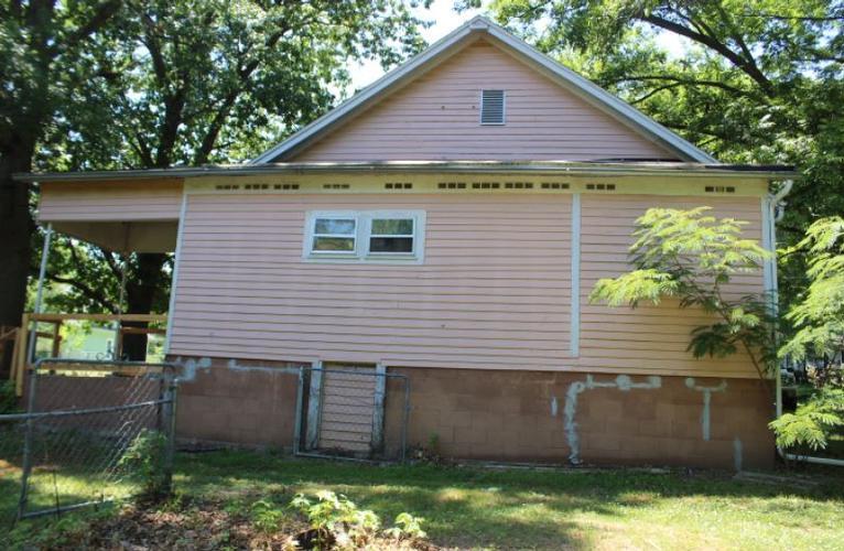 Pine St, Sweet Springs, MO 65351 #1