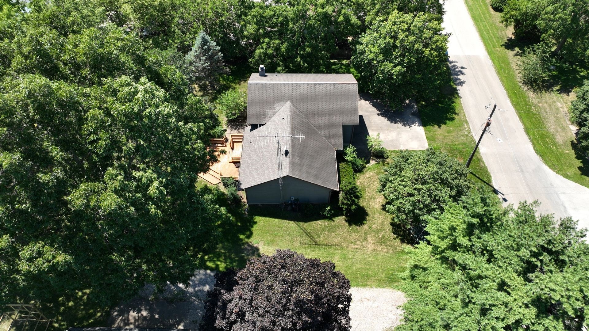 Lincoln St, Ainsworth, IA 52201