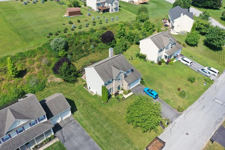 Sunset Cir, Red Lion, PA 17356 #1