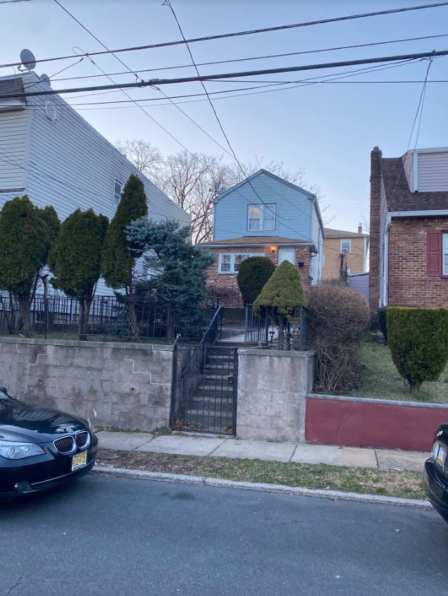 Hiawatha Ave, Hillside, NJ 07205