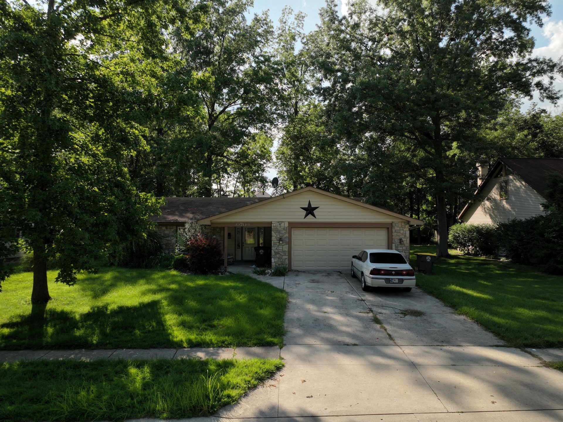 Longwood Dr, Fort Wayne, IN 46845