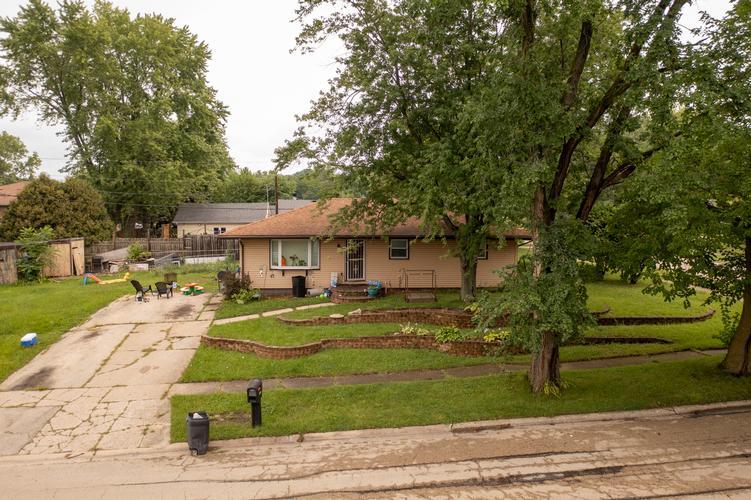 Orchard Ave, Rockford, IL 61108