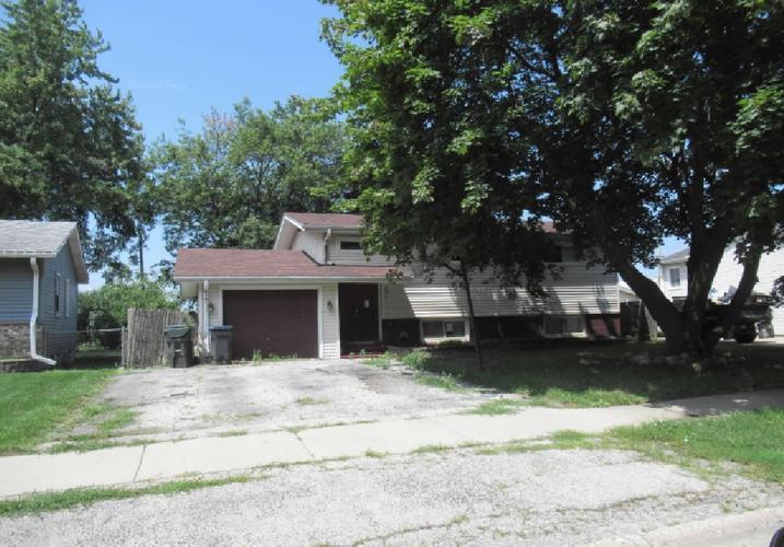 Winhaven Dr, Waukegan, IL 60087