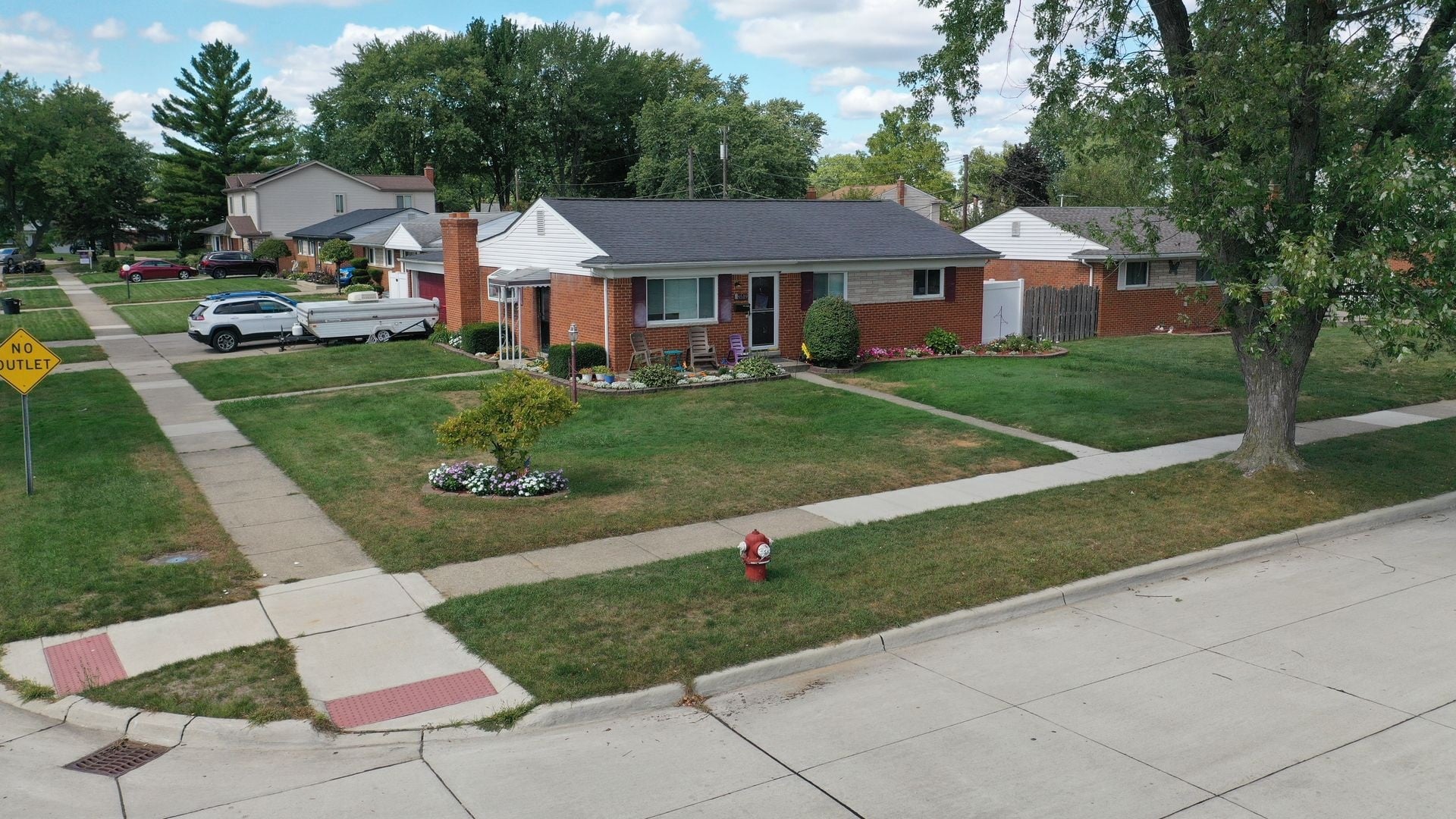 Hartwell Dr, Sterling Heights, MI 48312