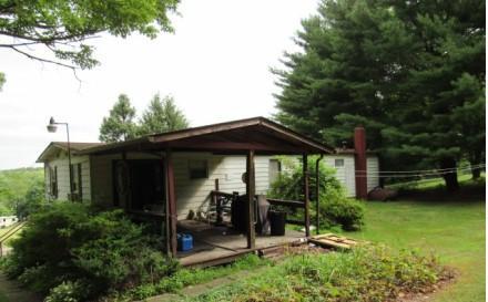 Diamond Dr, Latrobe, PA 15650