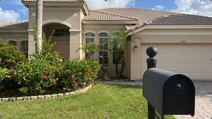 Greenhedge Ct, West Palm Beach, FL 33411