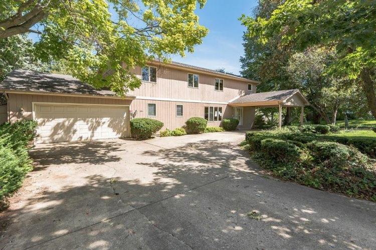 Violet Ln, Batavia, IL 60510