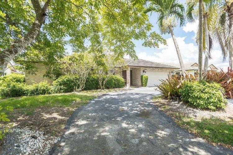 3rd Pl, Coral Springs, FL 33071