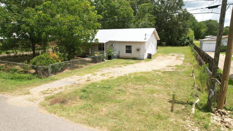 Ernest St, Ville Platte, LA 70586