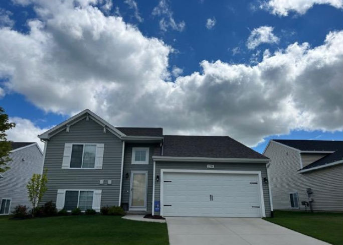 2744 Sycamore River Dr  , Fowlerville, MI 48836 