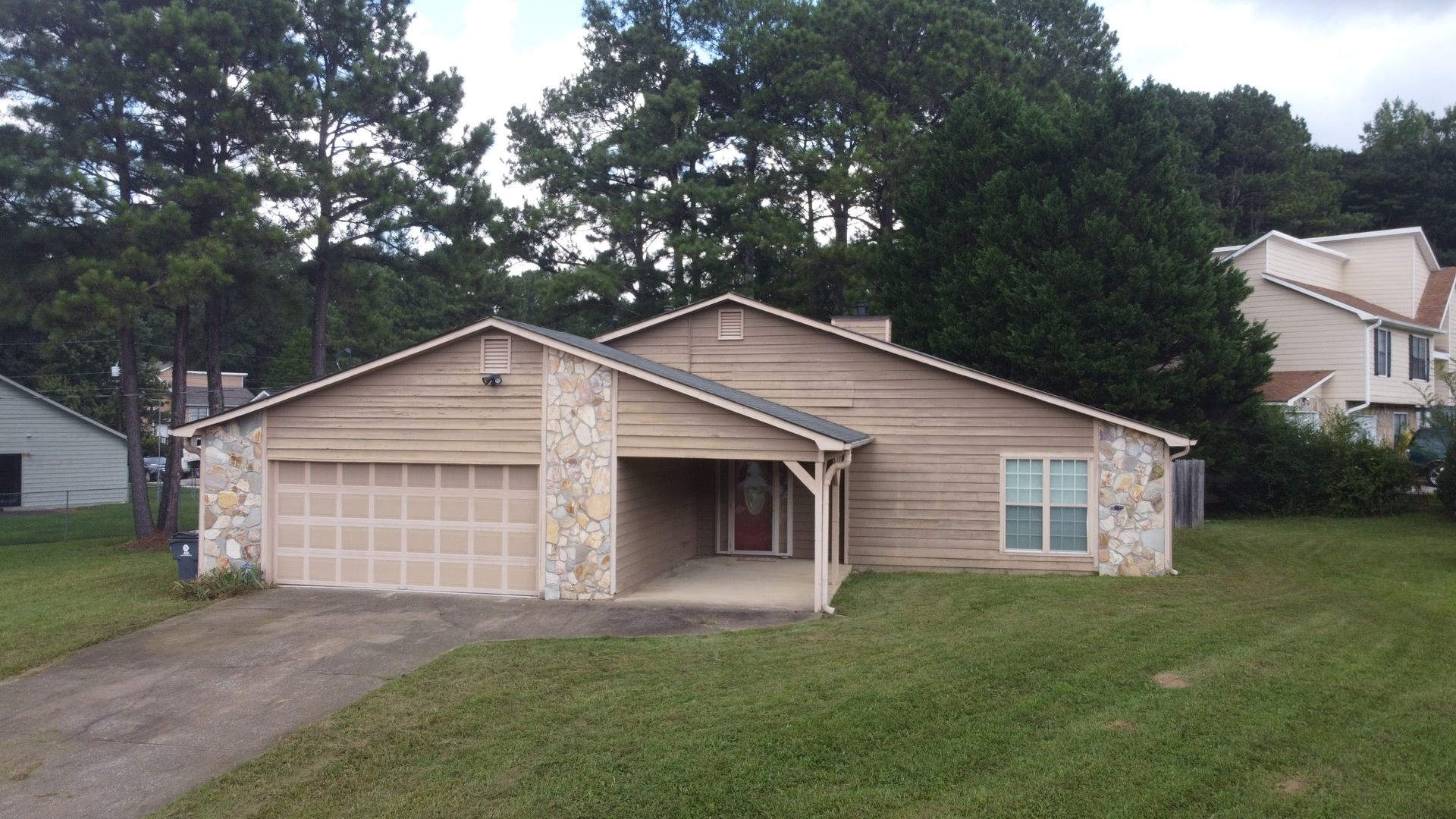 Sandy Cir, Riverdale, GA 30296