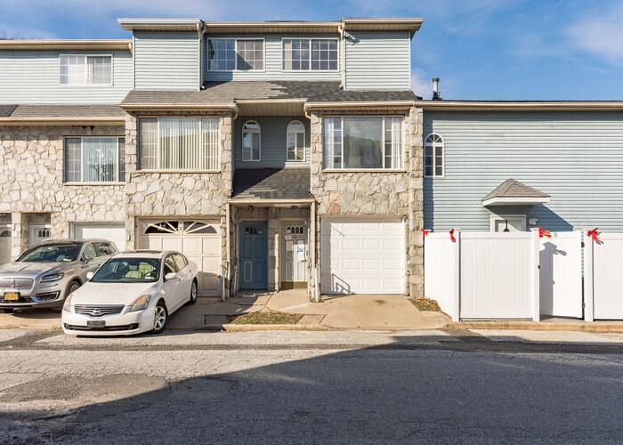 Temple Ct, Staten Island, NY 10314