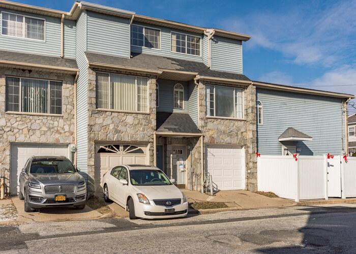 Temple Ct, Staten Island, NY 10314 #1