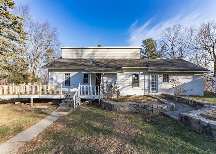 Edgewood Ave, Shelton, CT 06484