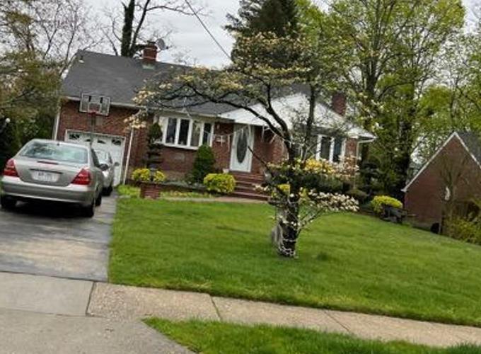 Victoria St, North Baldwin, NY 11510