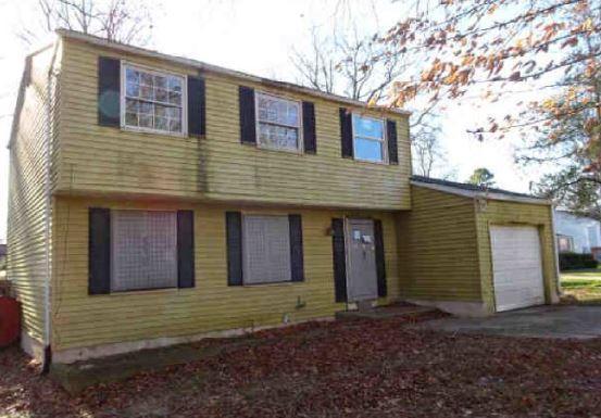 Warwick Ln, New Castle, DE 19720