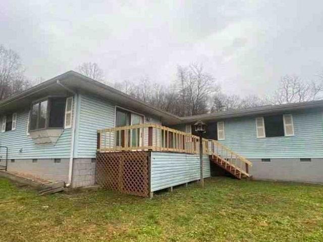 Mile Fork Rd, Charleston, WV 25312