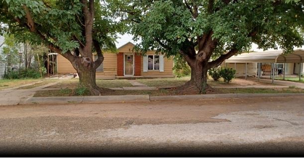 3rd St, Spur, TX 79370