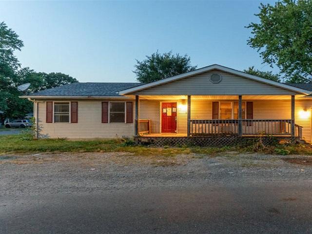 Hemphill St, Carlinville, IL 62626