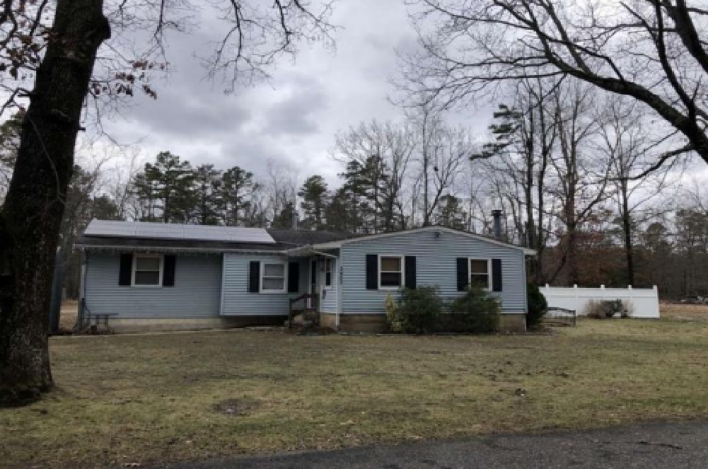 Birch St, Williamstown, NJ 08094