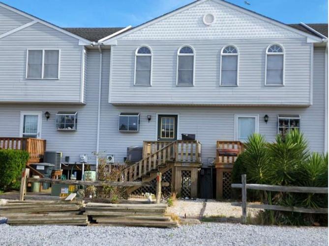 Channel Ln, Chincoteague Island, VA 23336