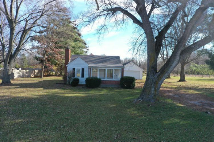2218 S 380 E  , Anderson, IN 46017 