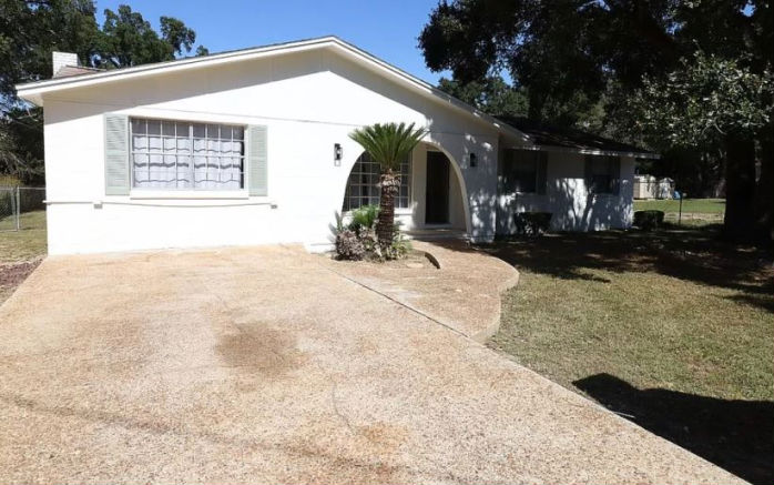 630 Bullard Ave  , Pensacola, FL 32514 