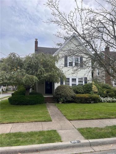 Forest Ave, Rockville Centre, NY 11570