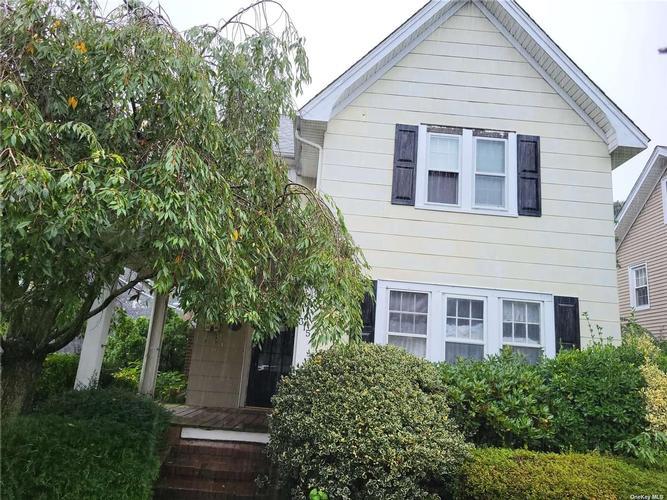 Forest Ave, Rockville Centre, NY 11570 #1