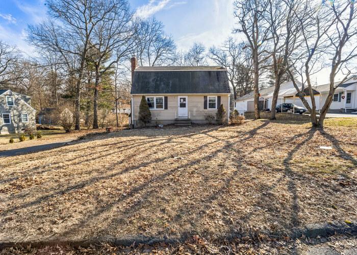 Cedar Ln, Westfield, MA 01085